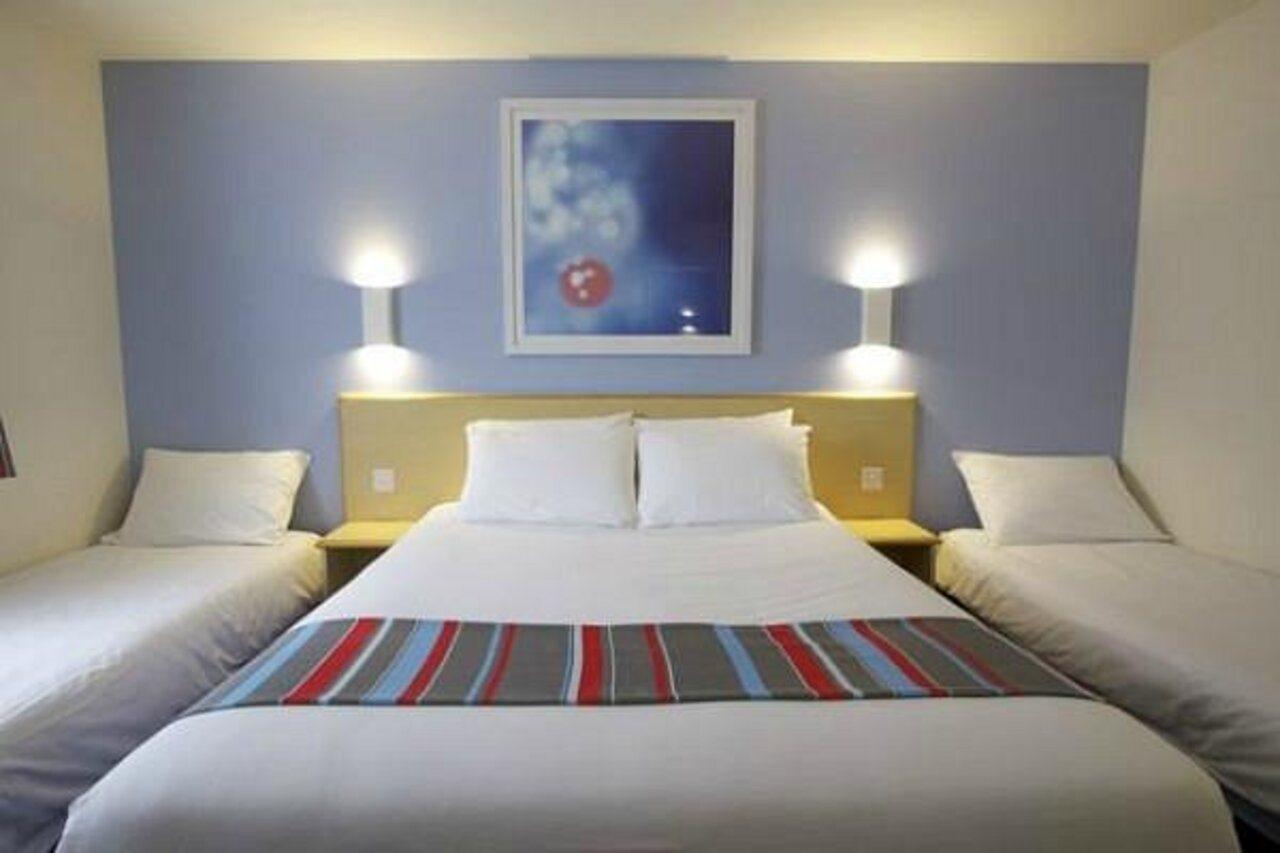 Travelodge Manchester Central Экстерьер фото
