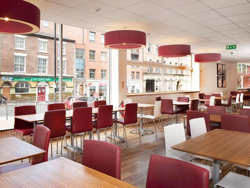 Travelodge Manchester Central Ресторан фото