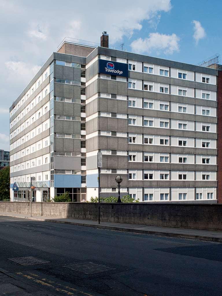 Travelodge Manchester Central Экстерьер фото