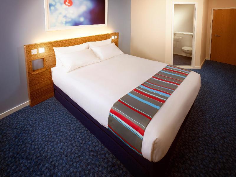 Travelodge Manchester Central Экстерьер фото