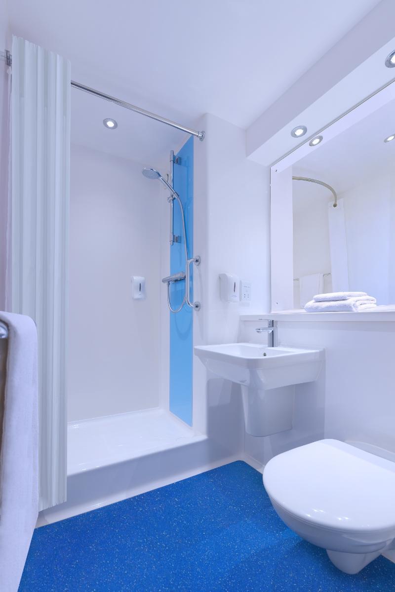 Travelodge Manchester Central Экстерьер фото
